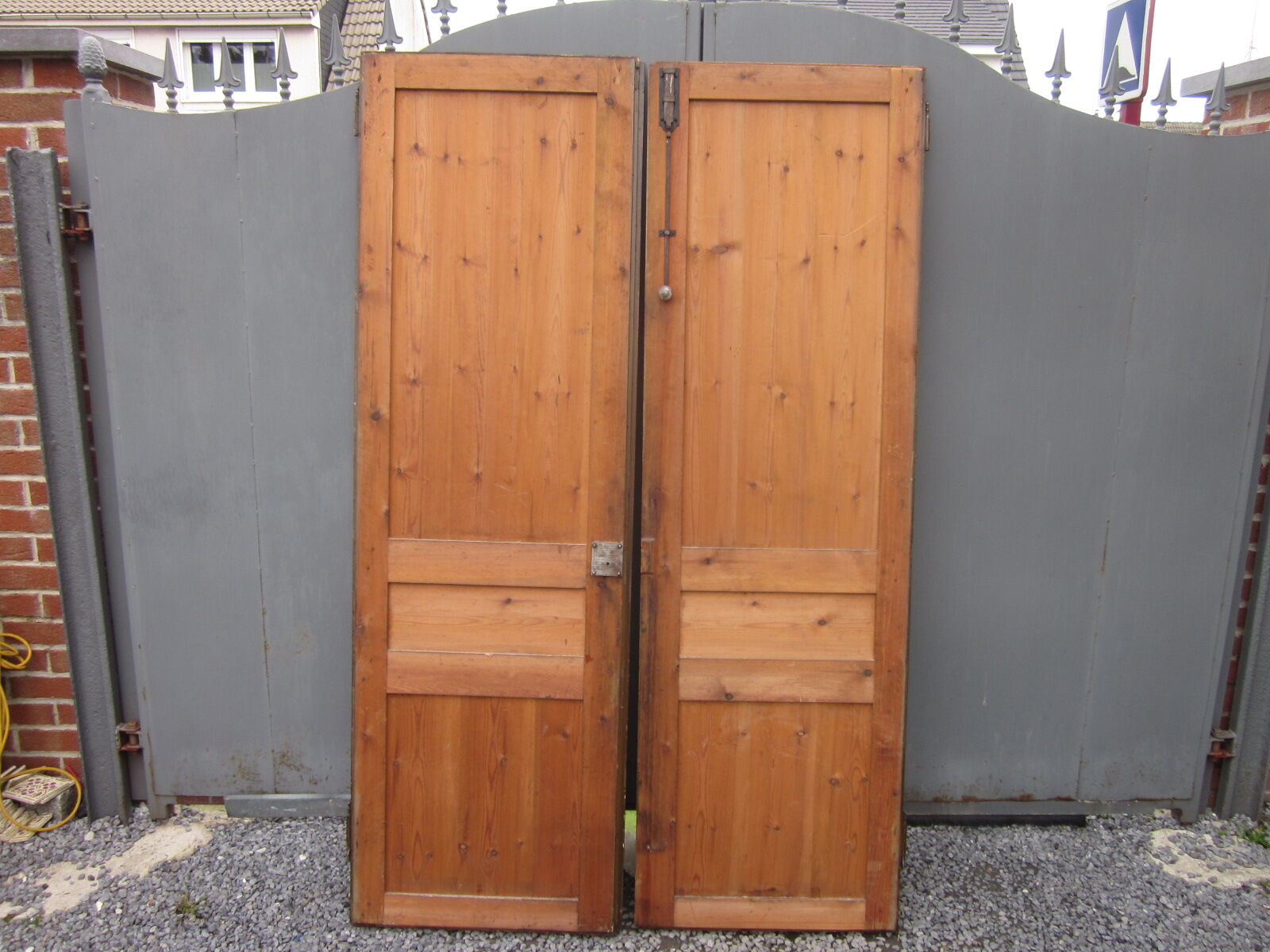 Paire de portes d'armoire