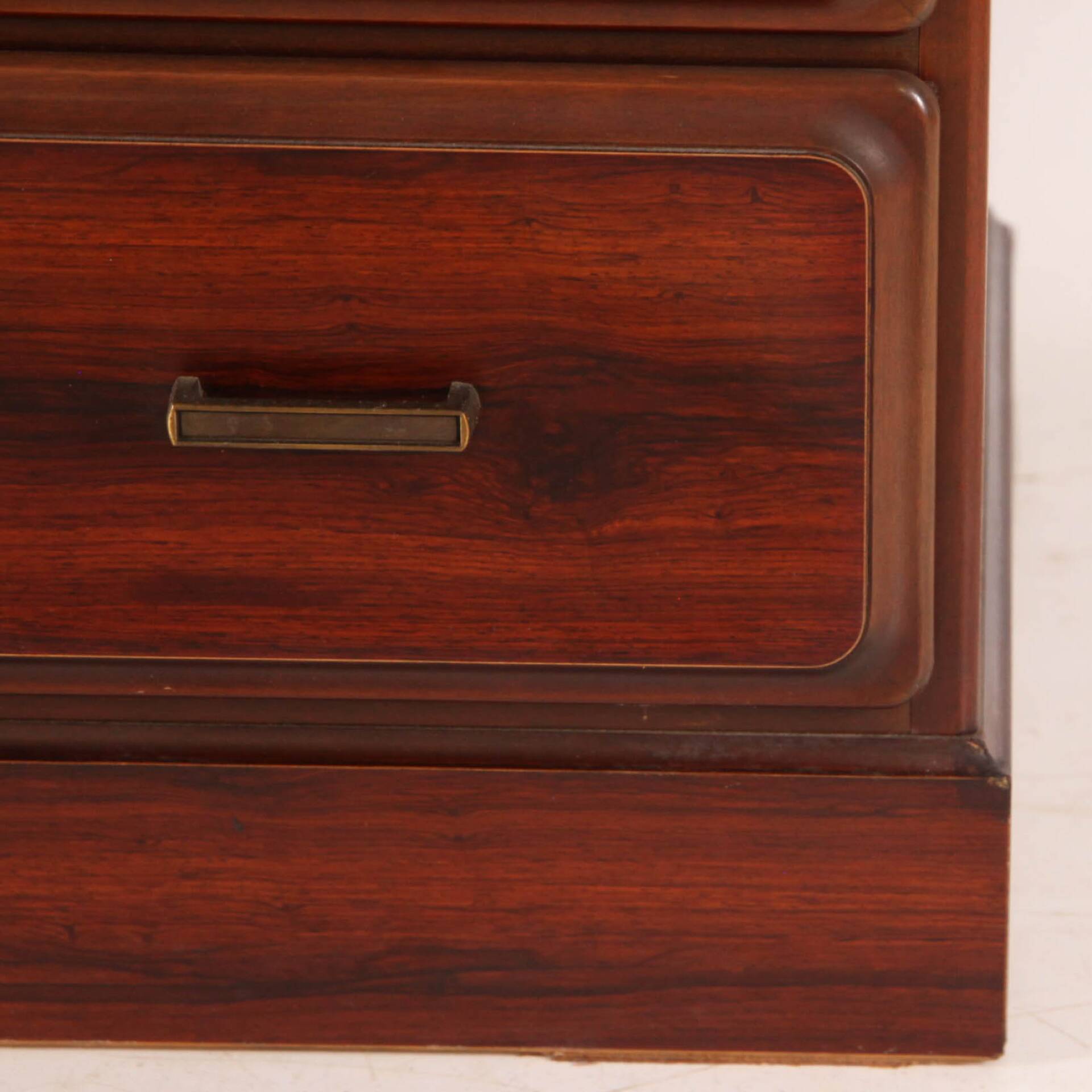 Japanese high commode