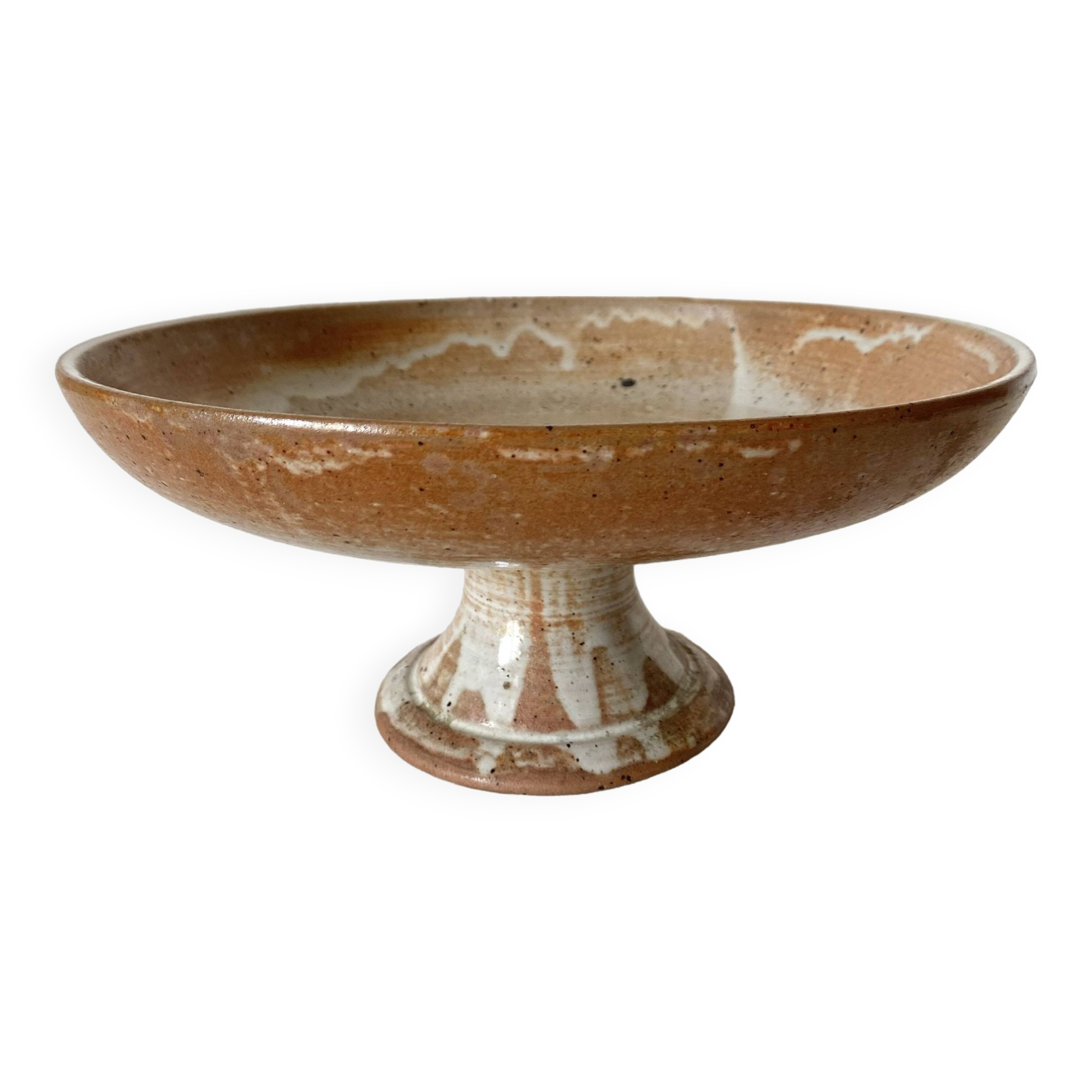 Free-standing stoneware fruit bowl