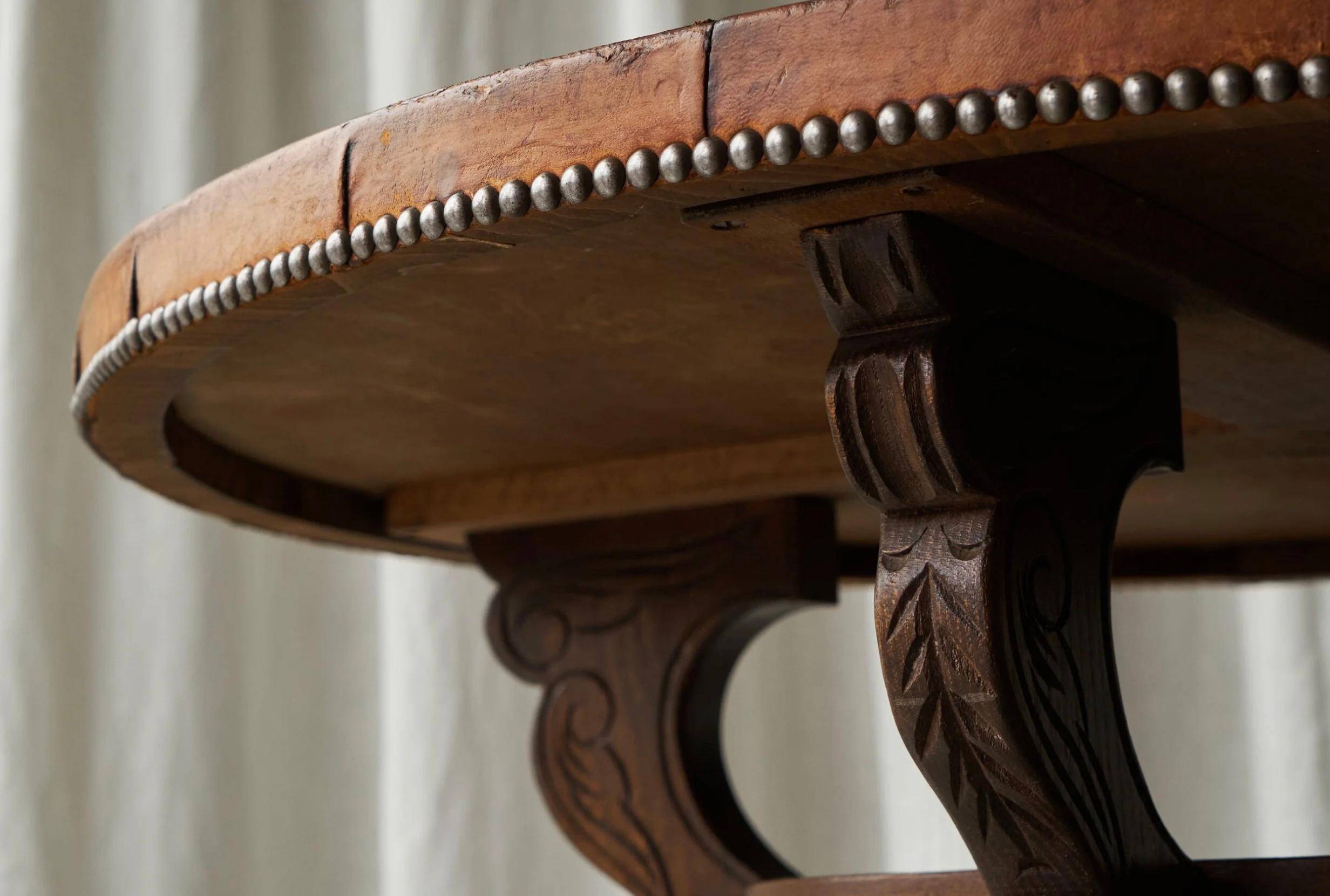 Table basse mid-century bois massif cuir