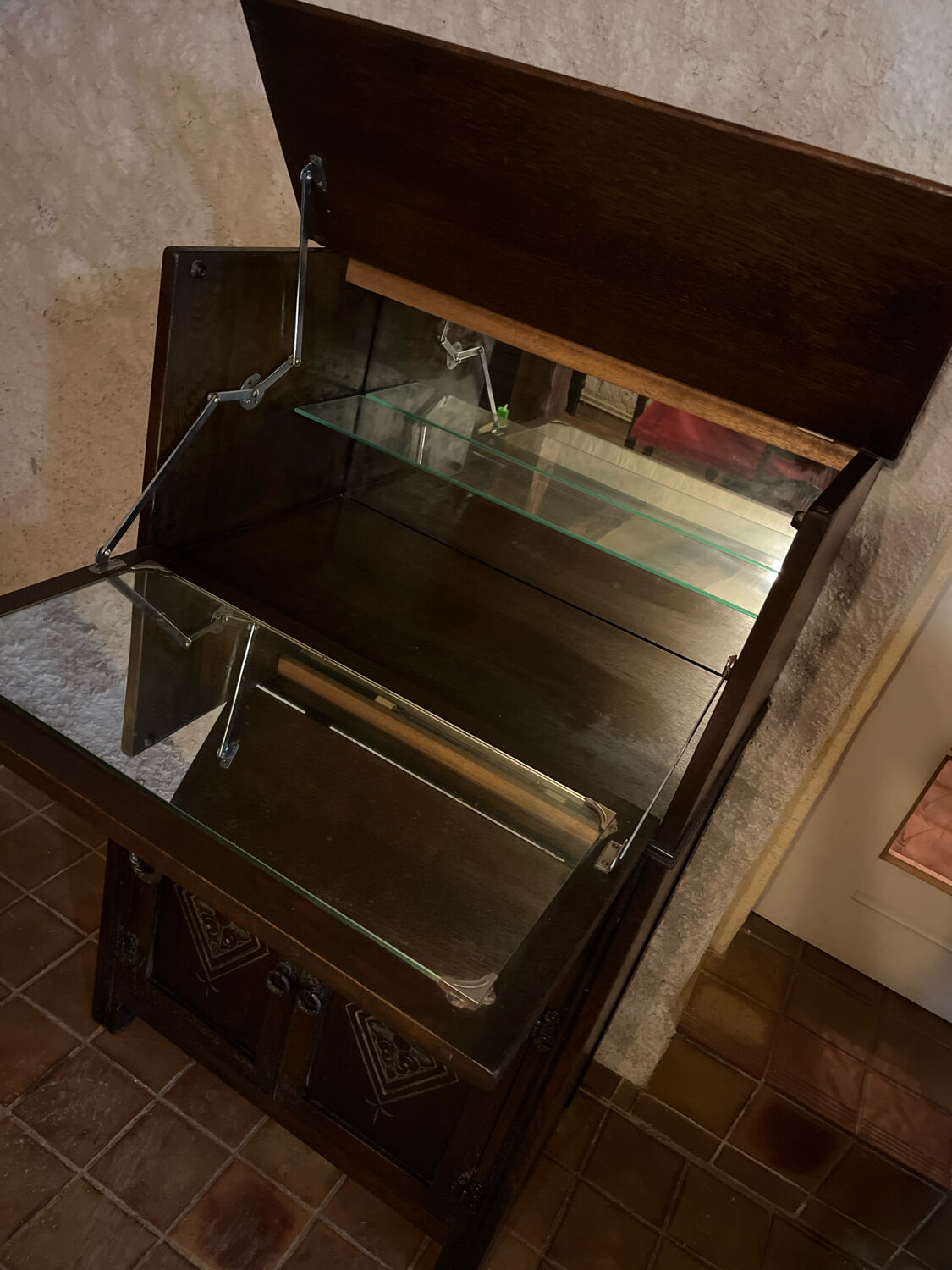 Jaycee Furniture English Bar Cabinet