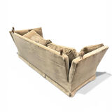 Beautiful Knole model canapé in velvet.