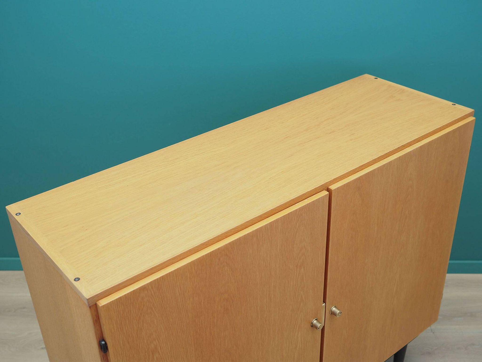 Armoire en frêne, design danois, années 1970, production : Danemark