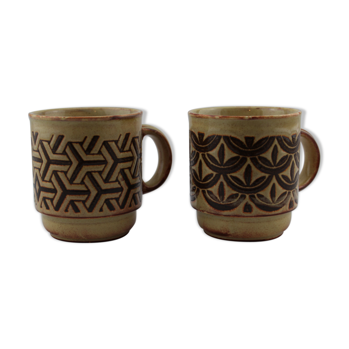 Set of 2 ceramic mugs