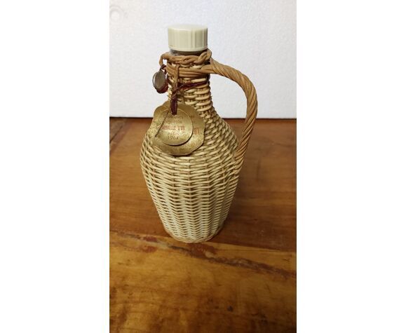 Wicker bottle