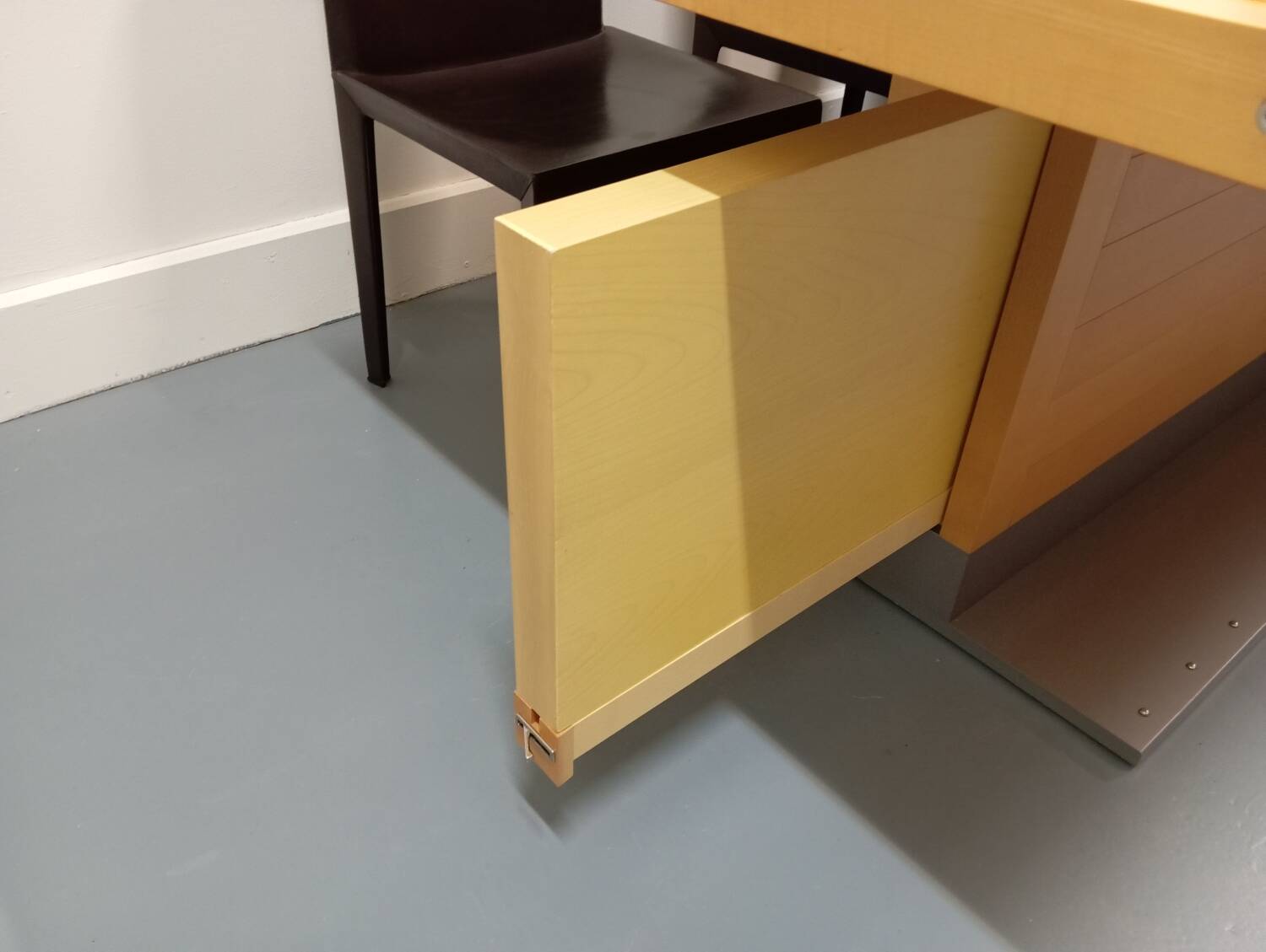 Large Chi Wing Lo designer table for Giorgetti Italy