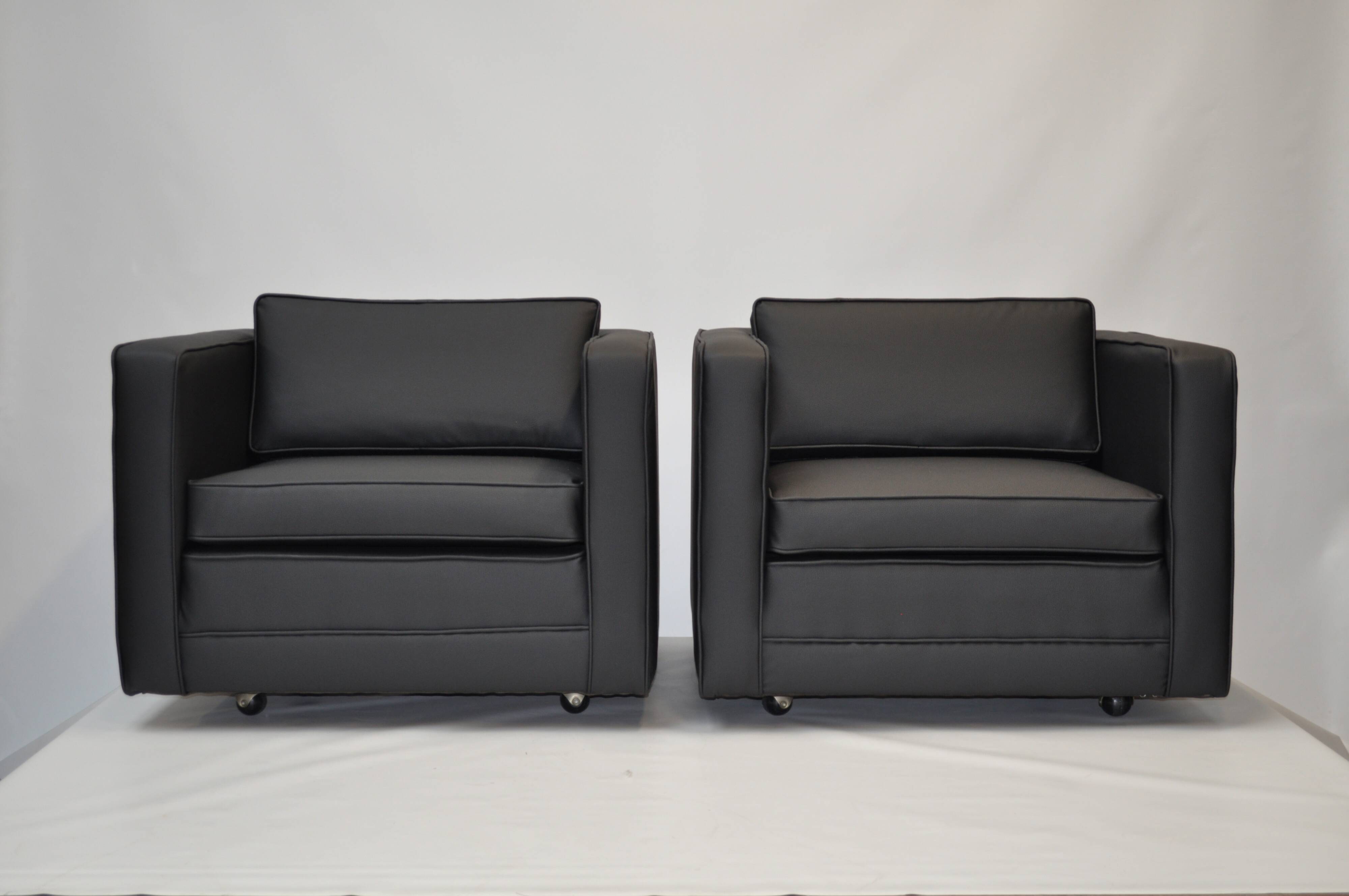 Pair of early Artifort F905 armchairs – restored and reupholstered – 1964