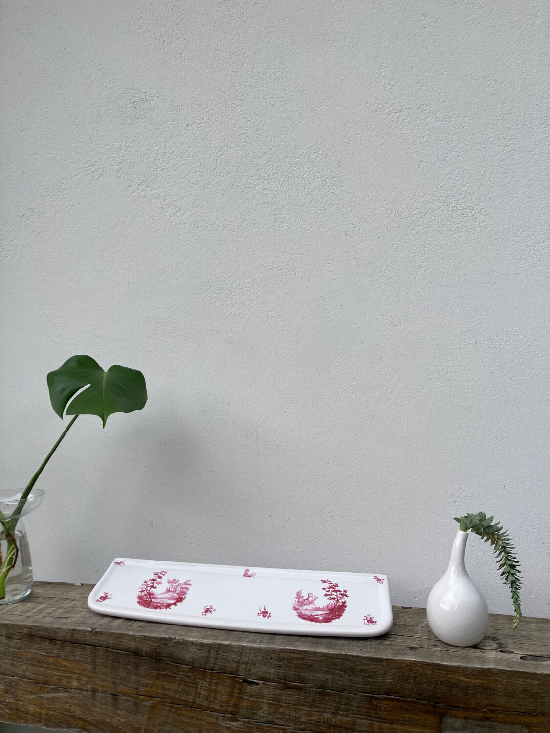 Limoges porcelain wall shelf Chapus Freres / Ceramic bathroom