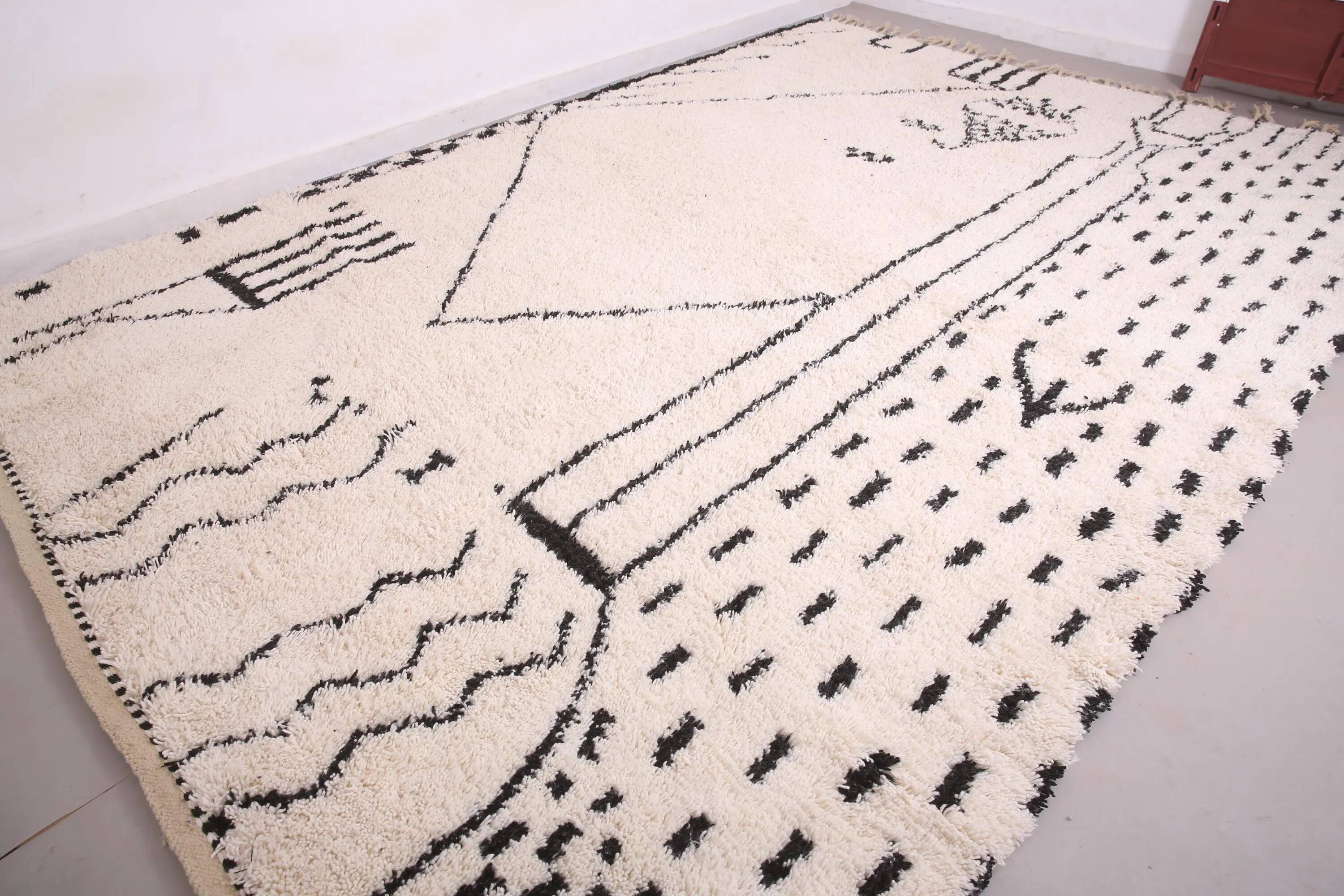 Handmade traditional carpet 250cm x 150cm Moroccan