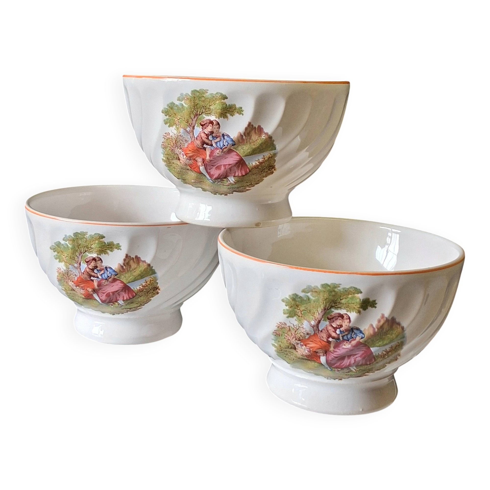 Set of 3 faceted earthenware bowls with decoration in good condition.