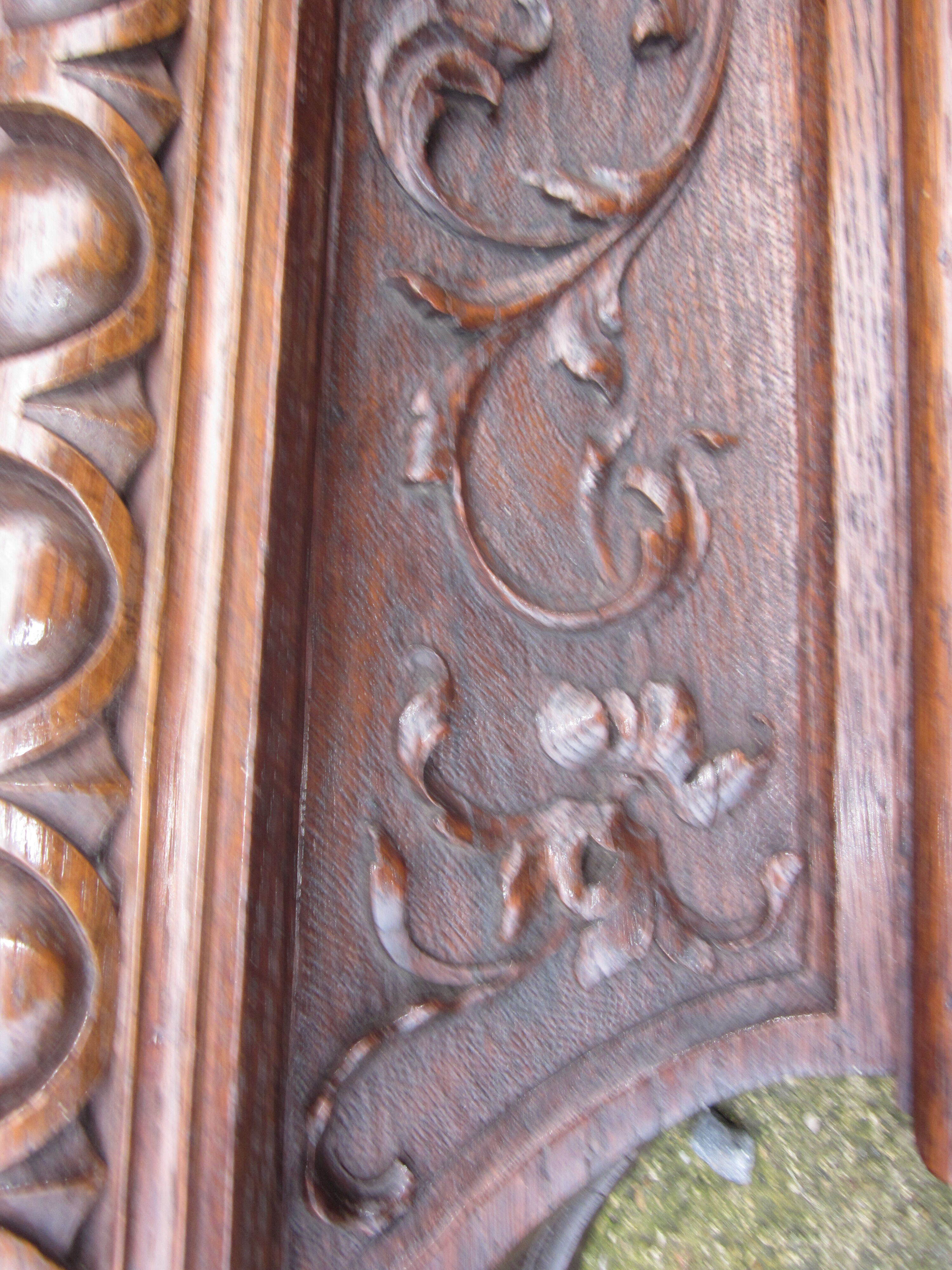 Sculpted channel wall console