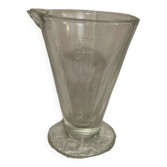 Ancien verre doseur