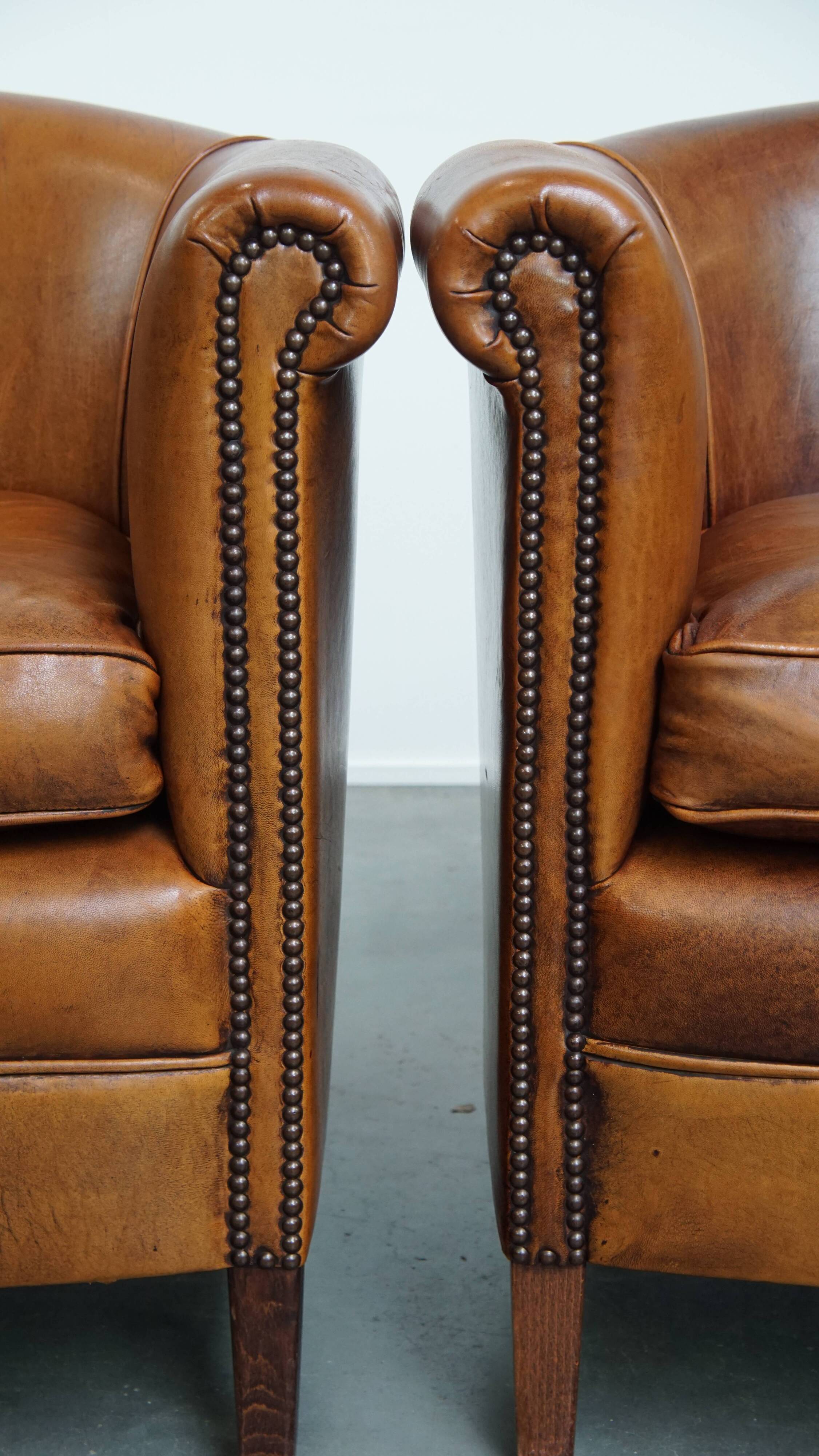 Set of 2 sheepskin leather club chairs
