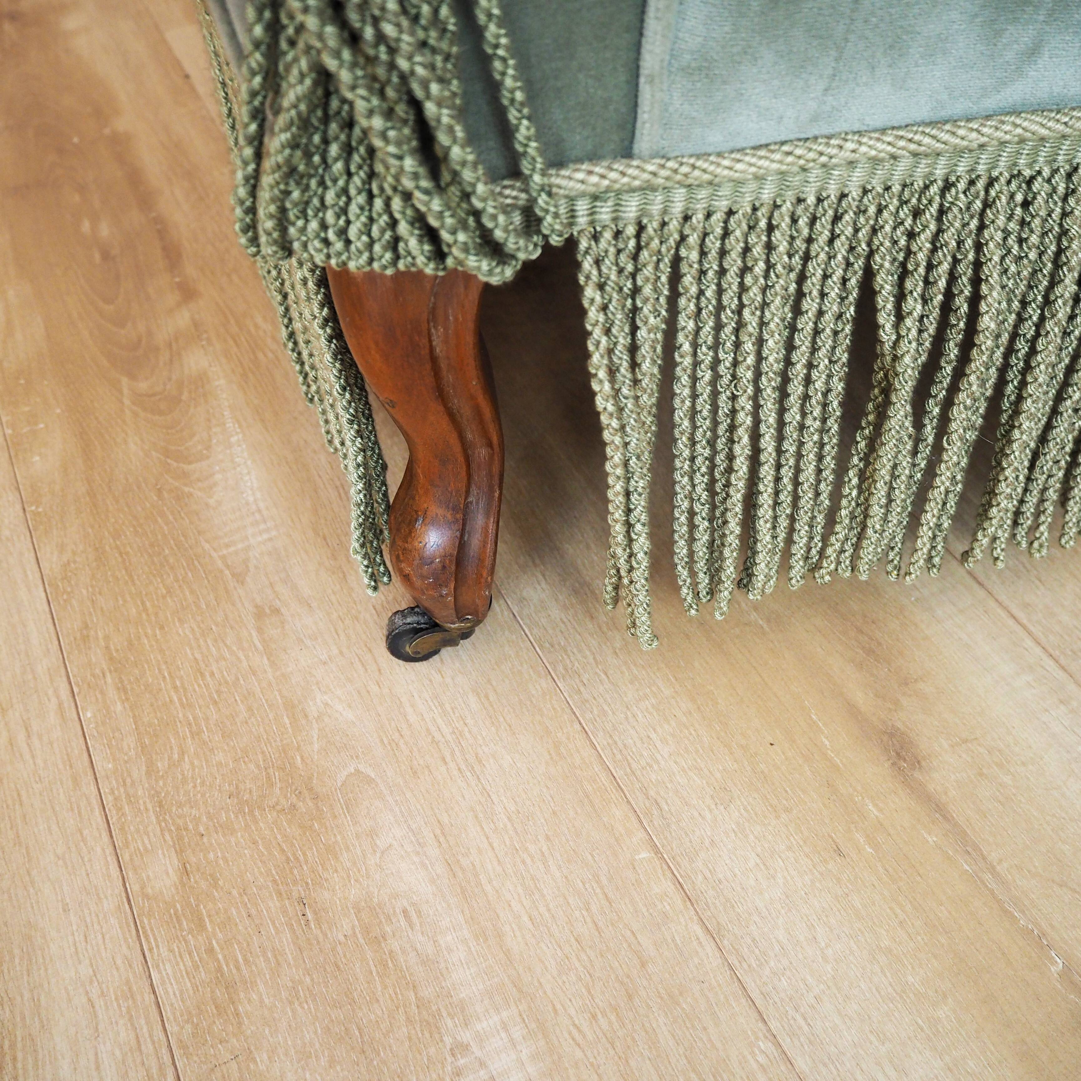 Vintage toad chair in green velvet