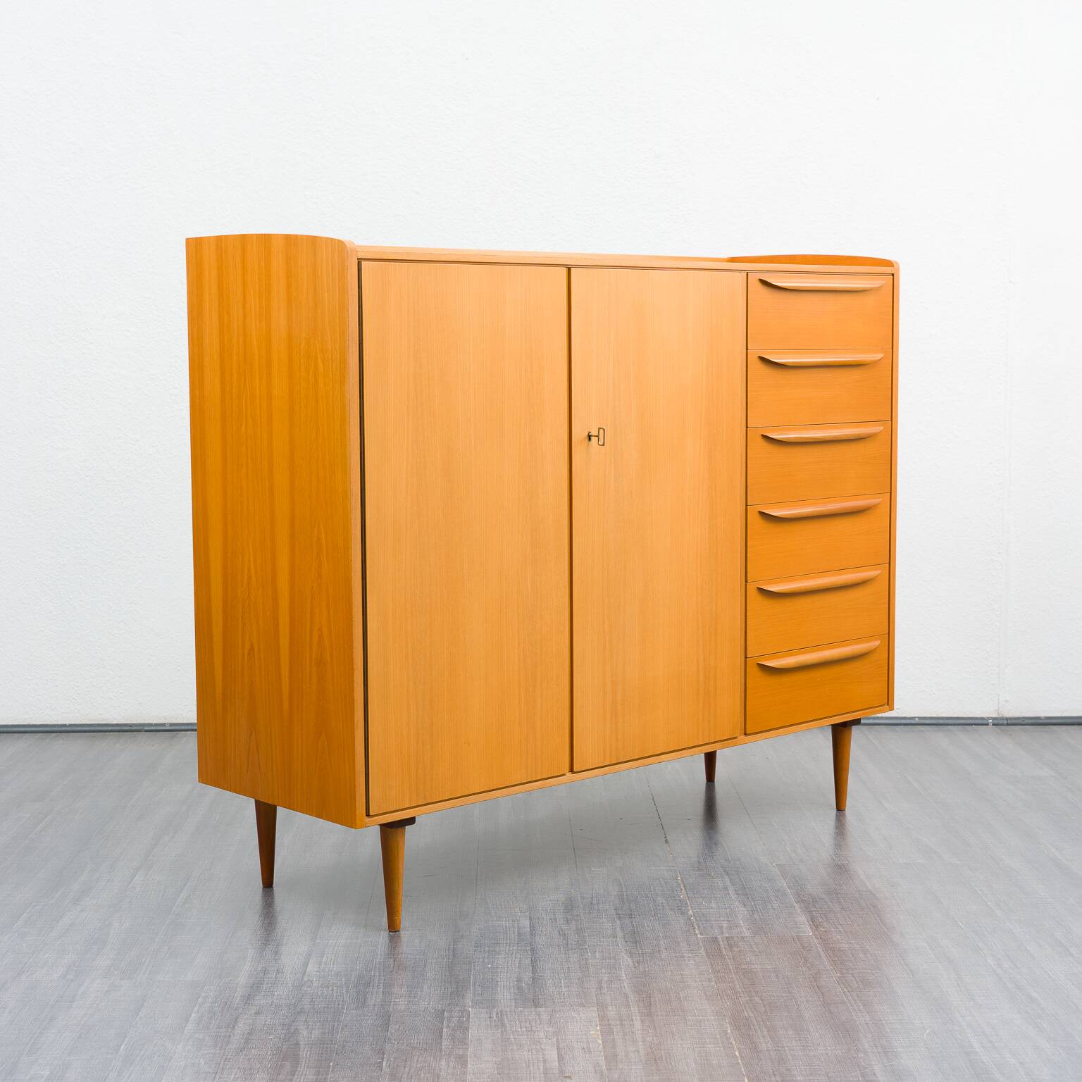 Enfilade haute, armoire à linge, années 60, frêne