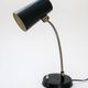 Lampe de table noire des années 60, style milieu de siècle.