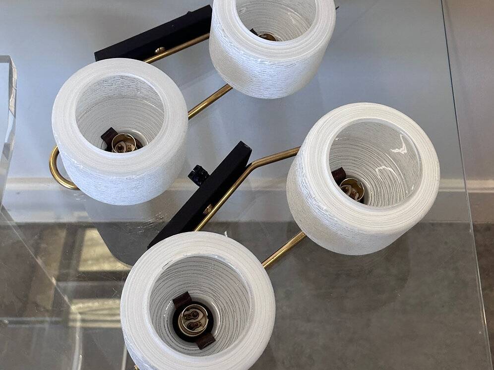 Paire d'appliques vintage années 60, appliques chic parisiennes en laiton et verre texturé