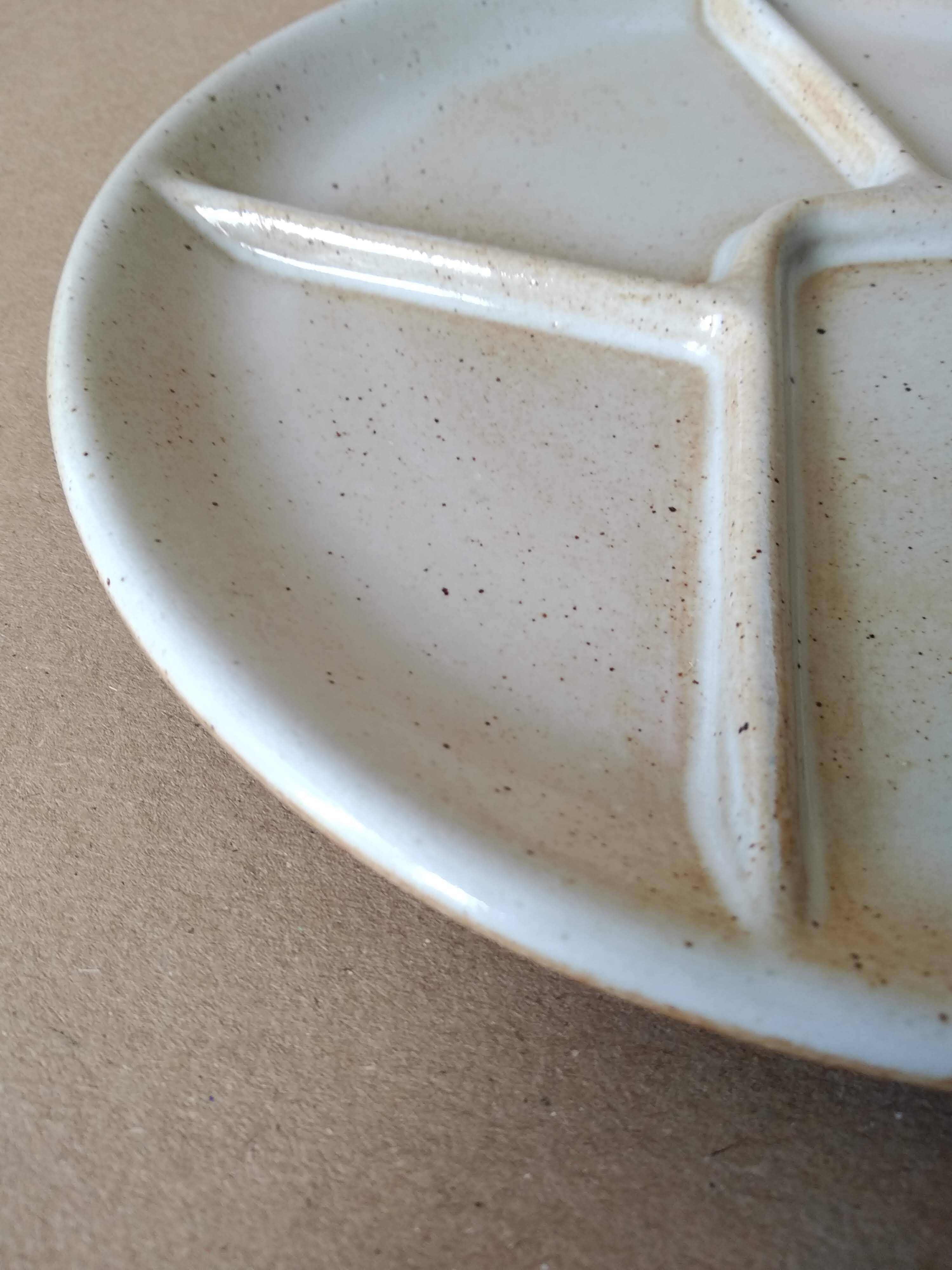 10 Vintage Grès du Marais compartment plates