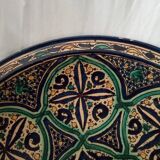 Very large Moroccan dish in enamelled earthenware. Late 19th century, early 20th century.