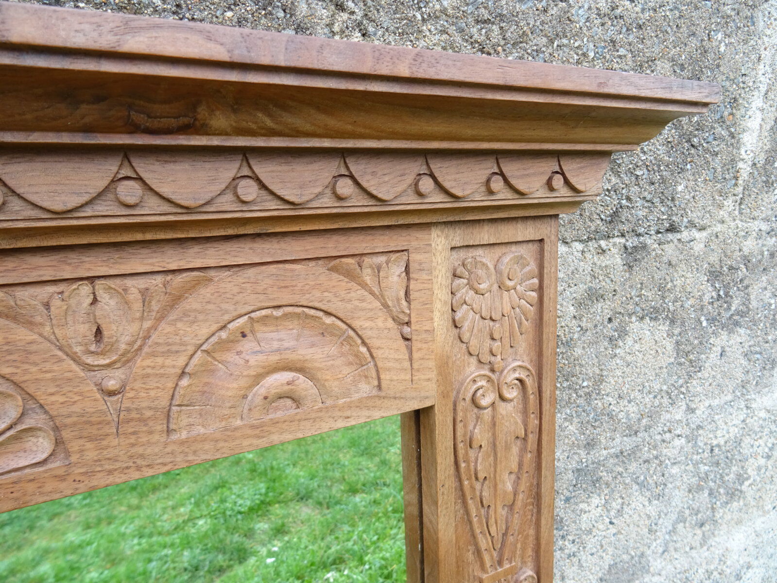 Sculpted mirror 130 x 117 cm