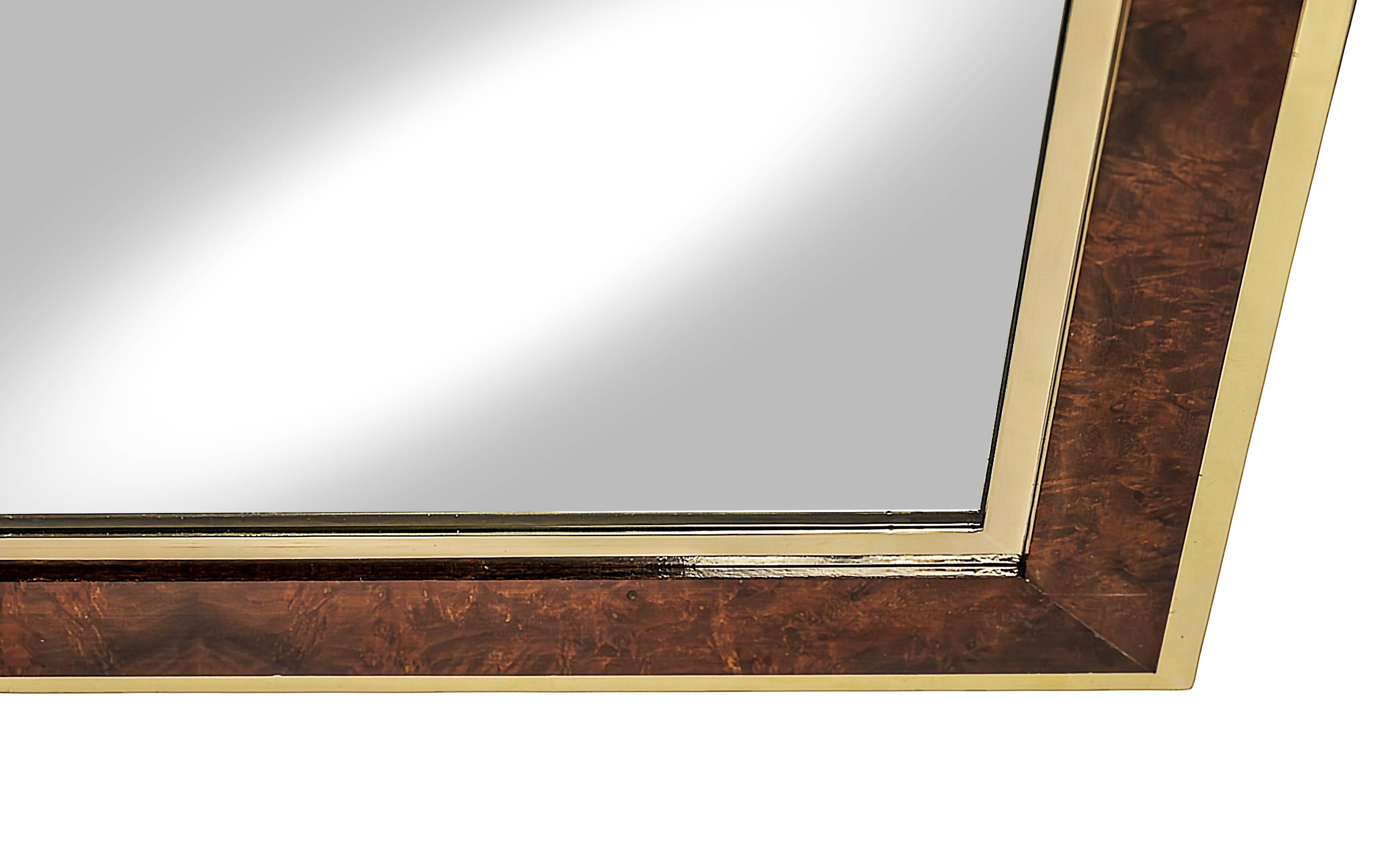 Miroir mural italien des années 50 avec cadre en laiton et placage en bois, 1970