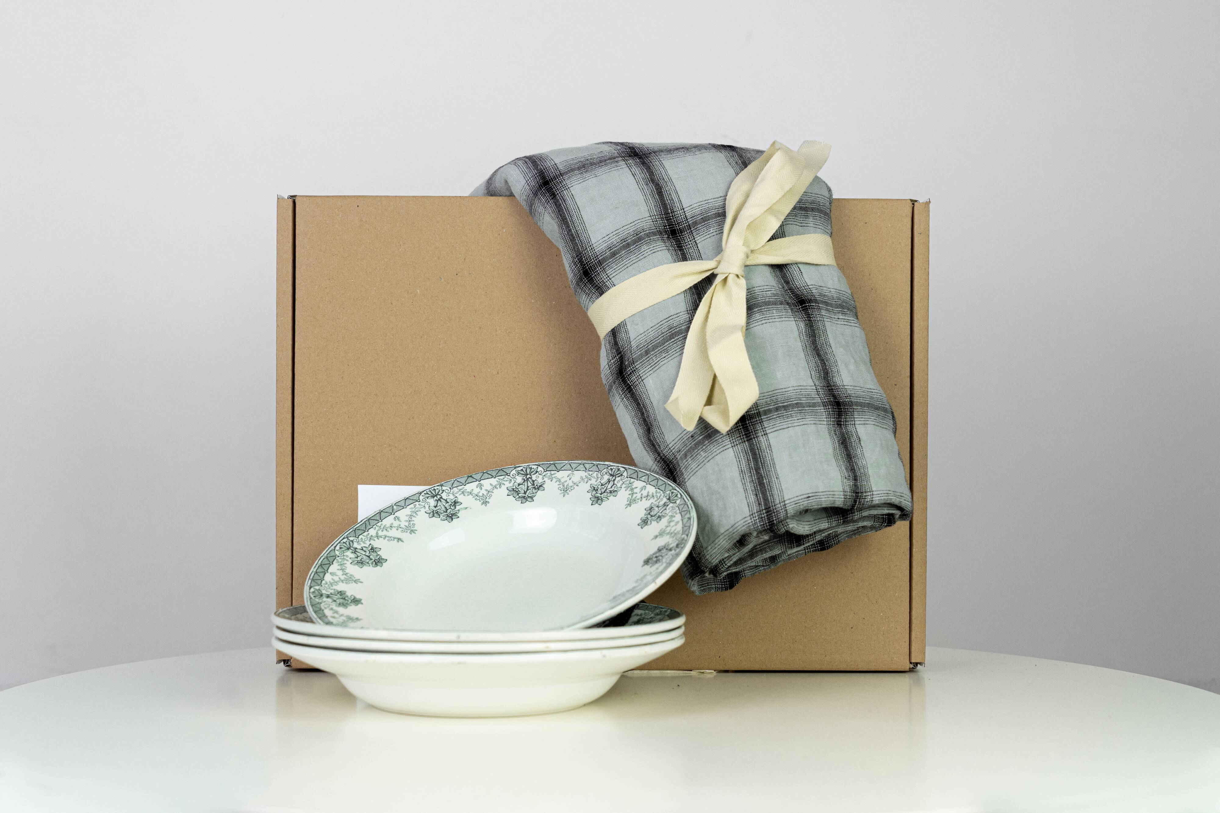 4 assiettes et 1 nappe — Les petits plats dans les grands #12