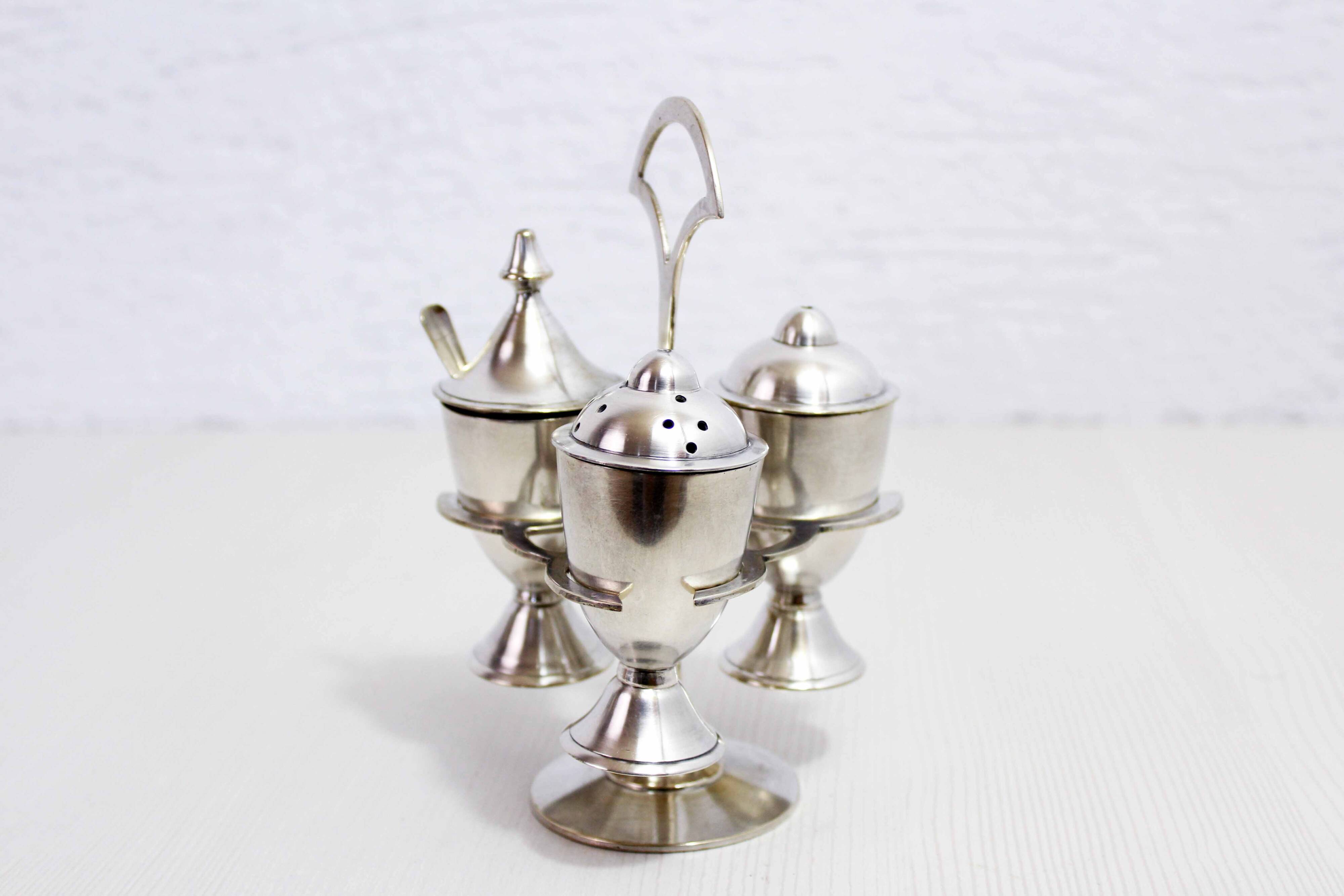 Salt and pepper set in silver metal 1930