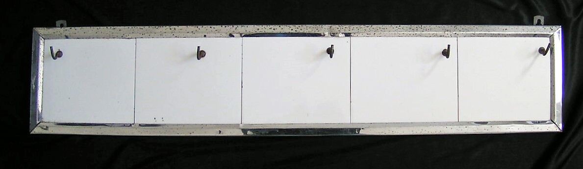 Pottery butcher's utensil shelf in earthenware