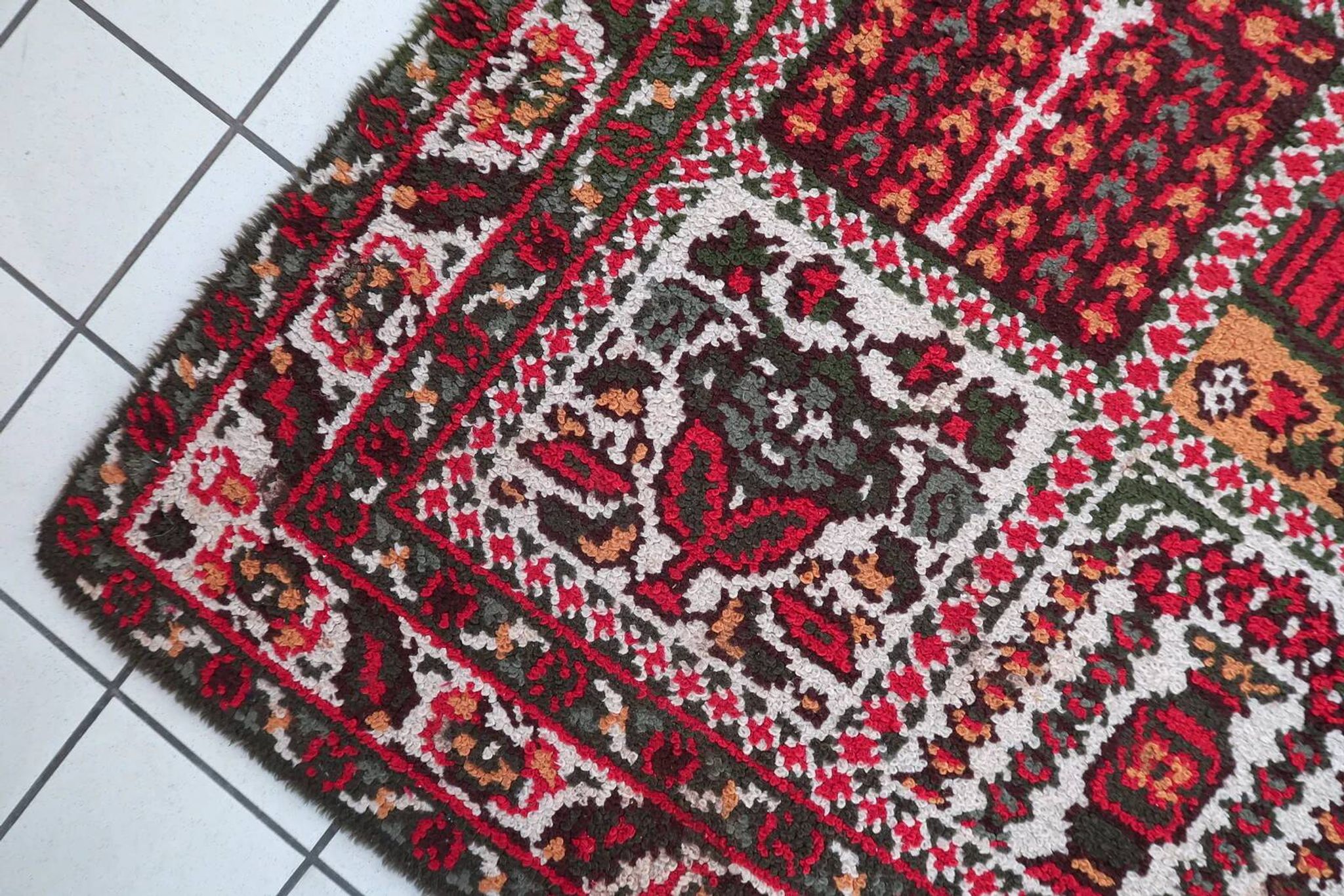 Vintage 1950s French Savonnerie style rug 117cm x 193cm - 1C1244