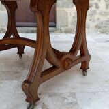 Dining room table by Maison Krieger, Art Nouveau, circa 1900, in solid oak