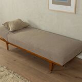 50s Sofa by Knoll Antimott