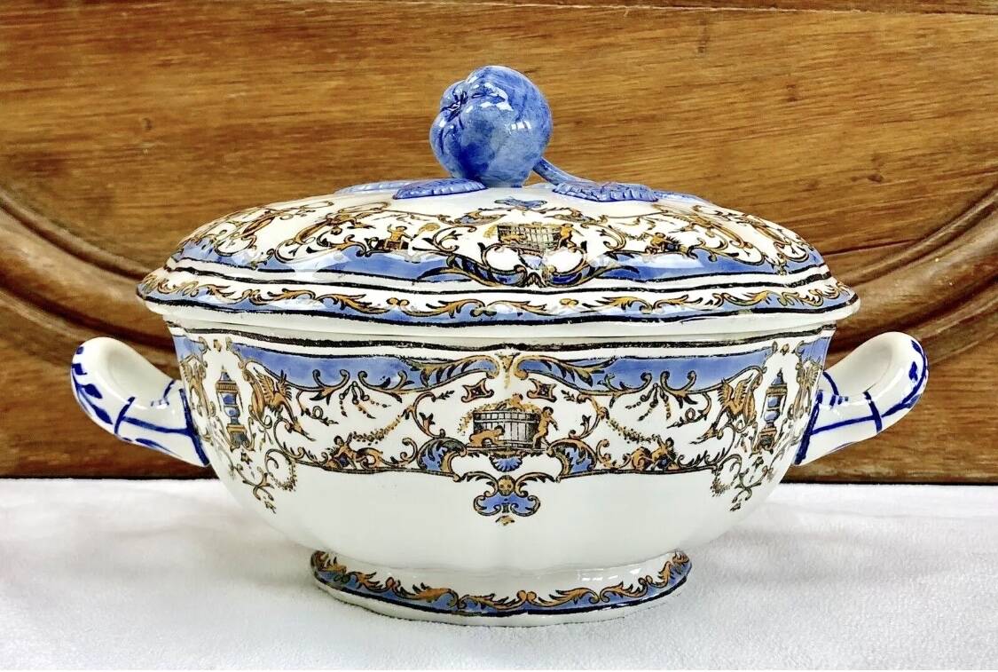 Vegetable dish small soup tureen Gien children at the Dionysus press 1941/1950