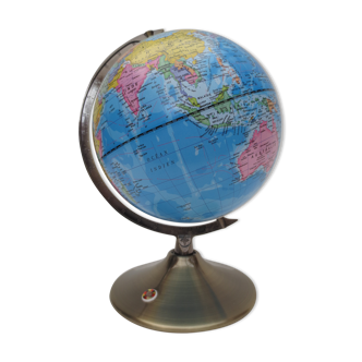 Medium-sized world map on metal base