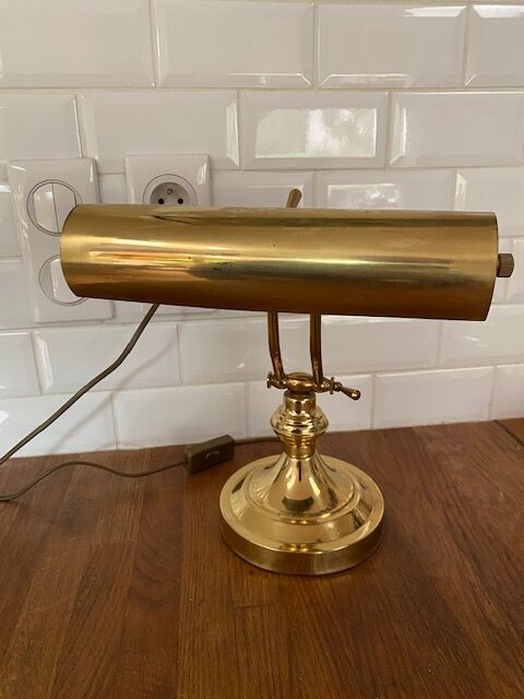Desk lamp called banker or notary