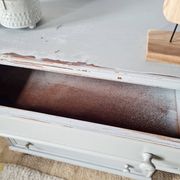 Antique chest of drawers with 4 drawers – Patinated pearl grey & ball feet
