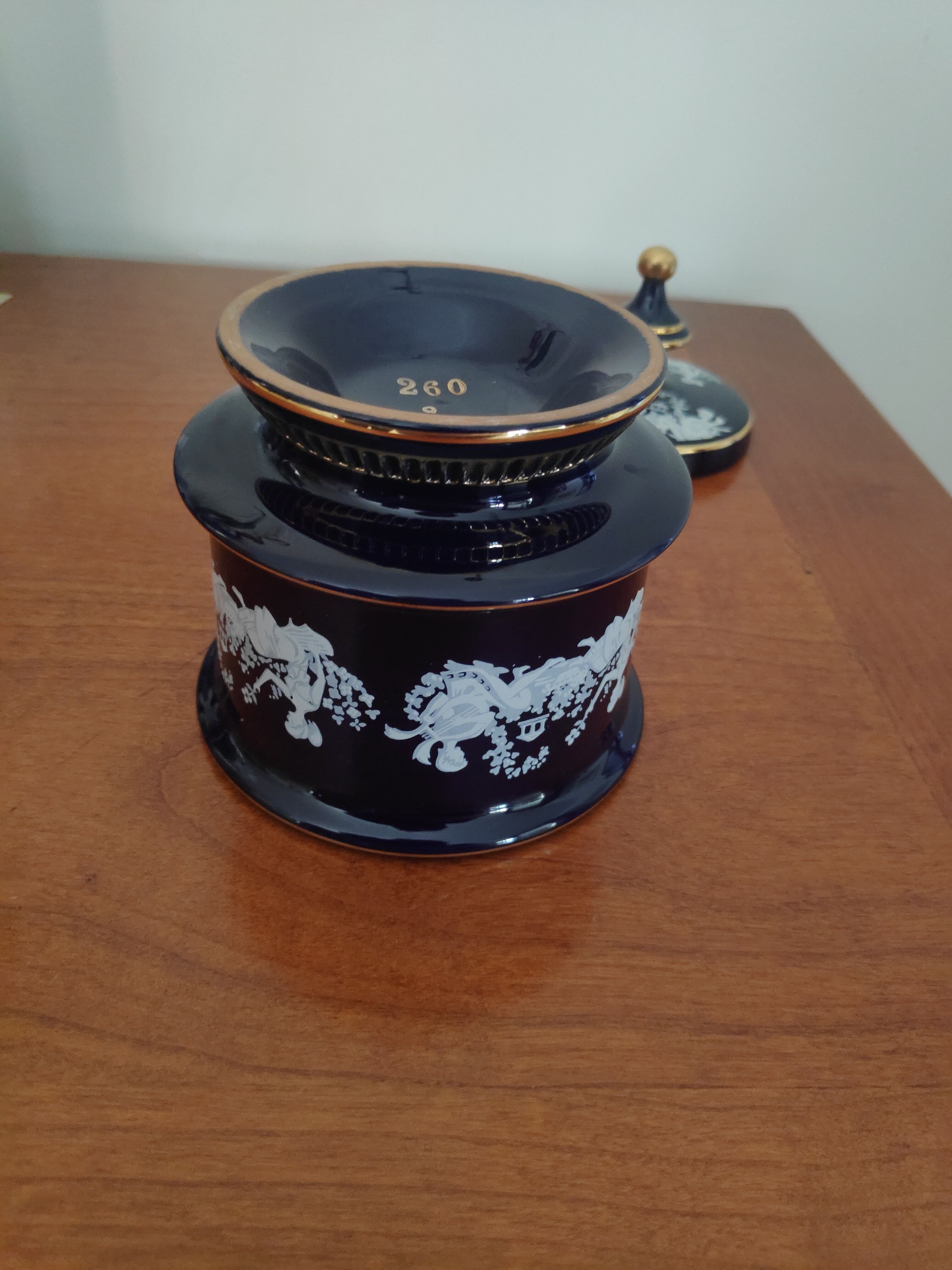 Bonbonnière en porcelaine