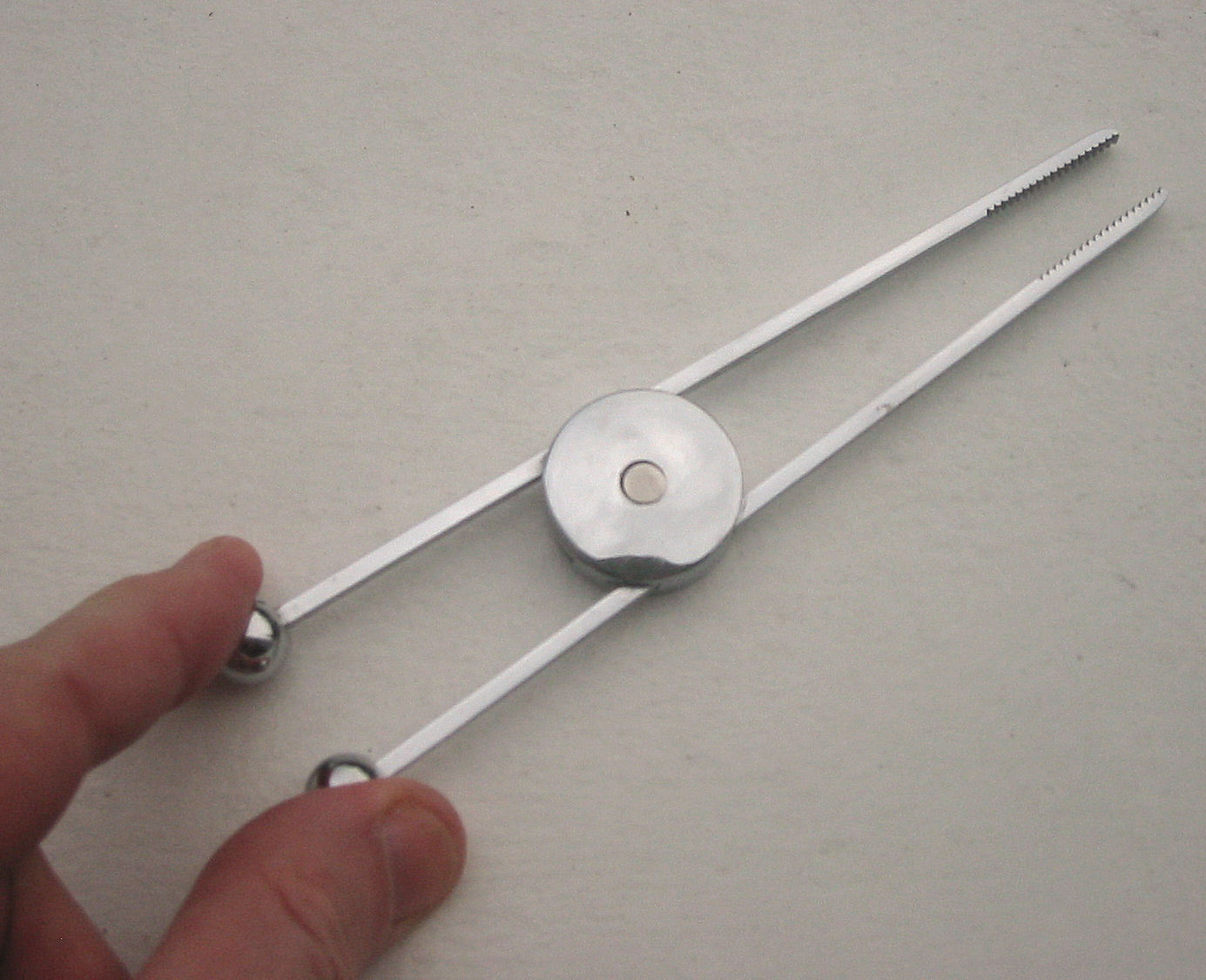 Modernist sugar pinch