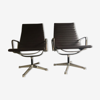 Pair of Charles & Ray Eames EA 116 armchairs edited by Herman Miller 1960