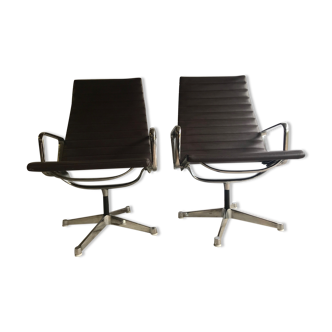 Pair of Charles & Ray Eames EA 116 armchairs edited by Herman Miller 1960