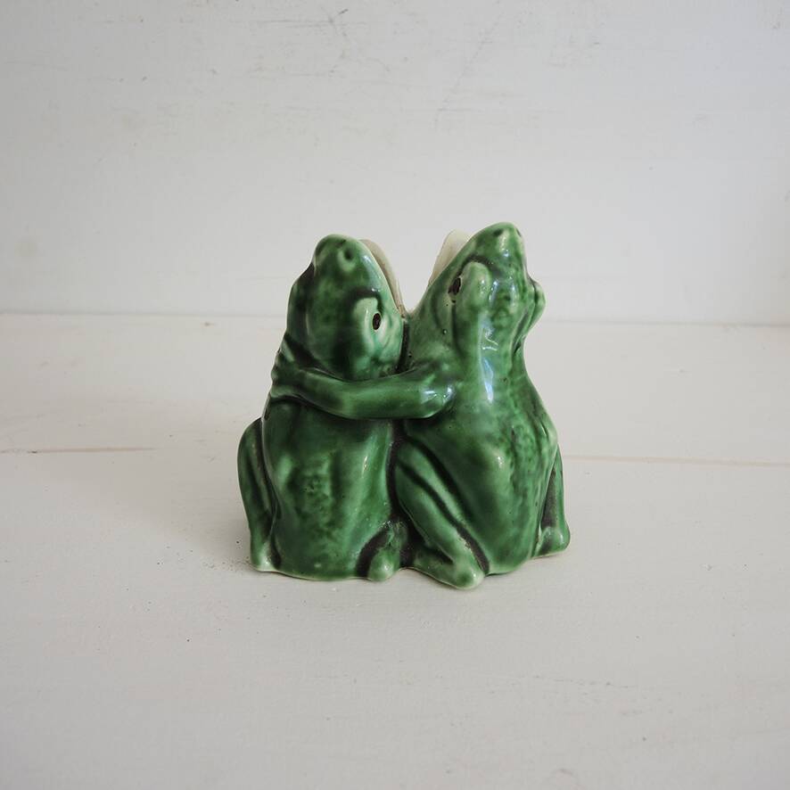 Antique double frog vase in ceramic
