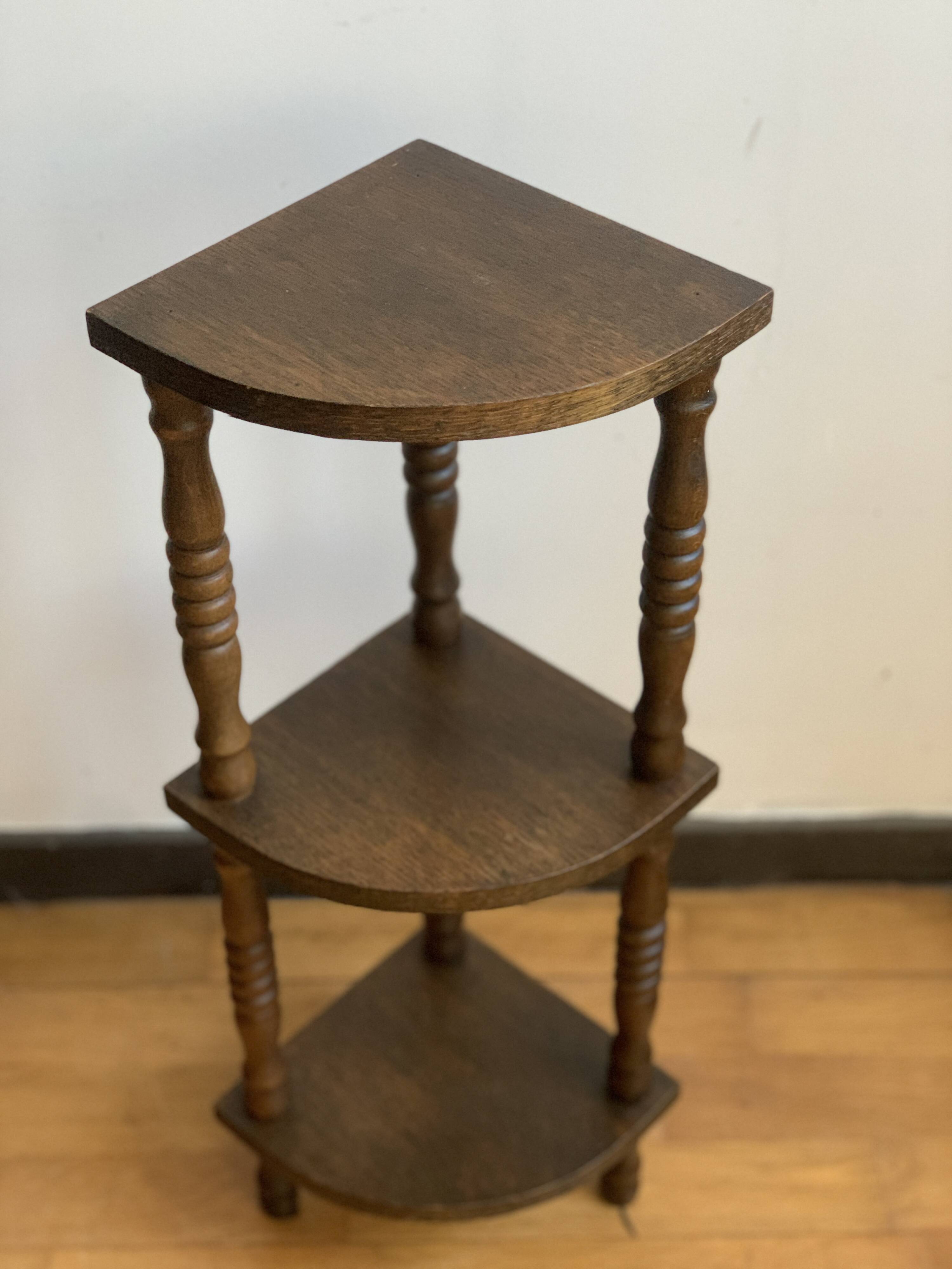 Vintage corner shelf