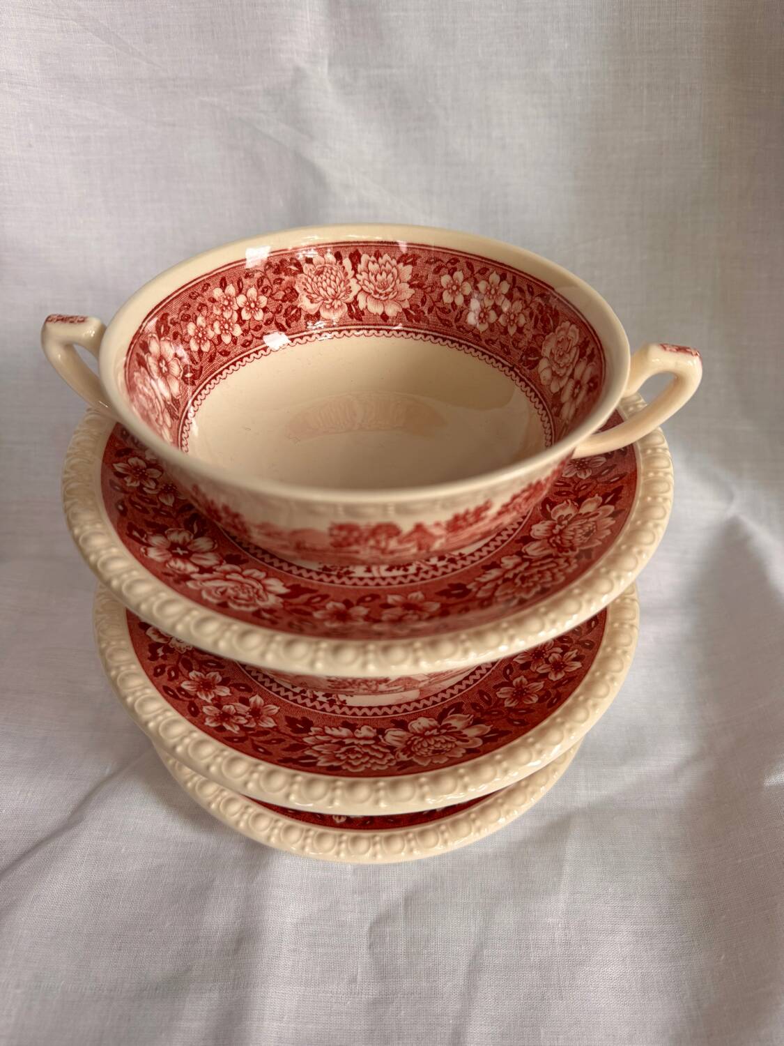 Tasses à soupe Villeroy et Boch Rusticana avec soucoupes.