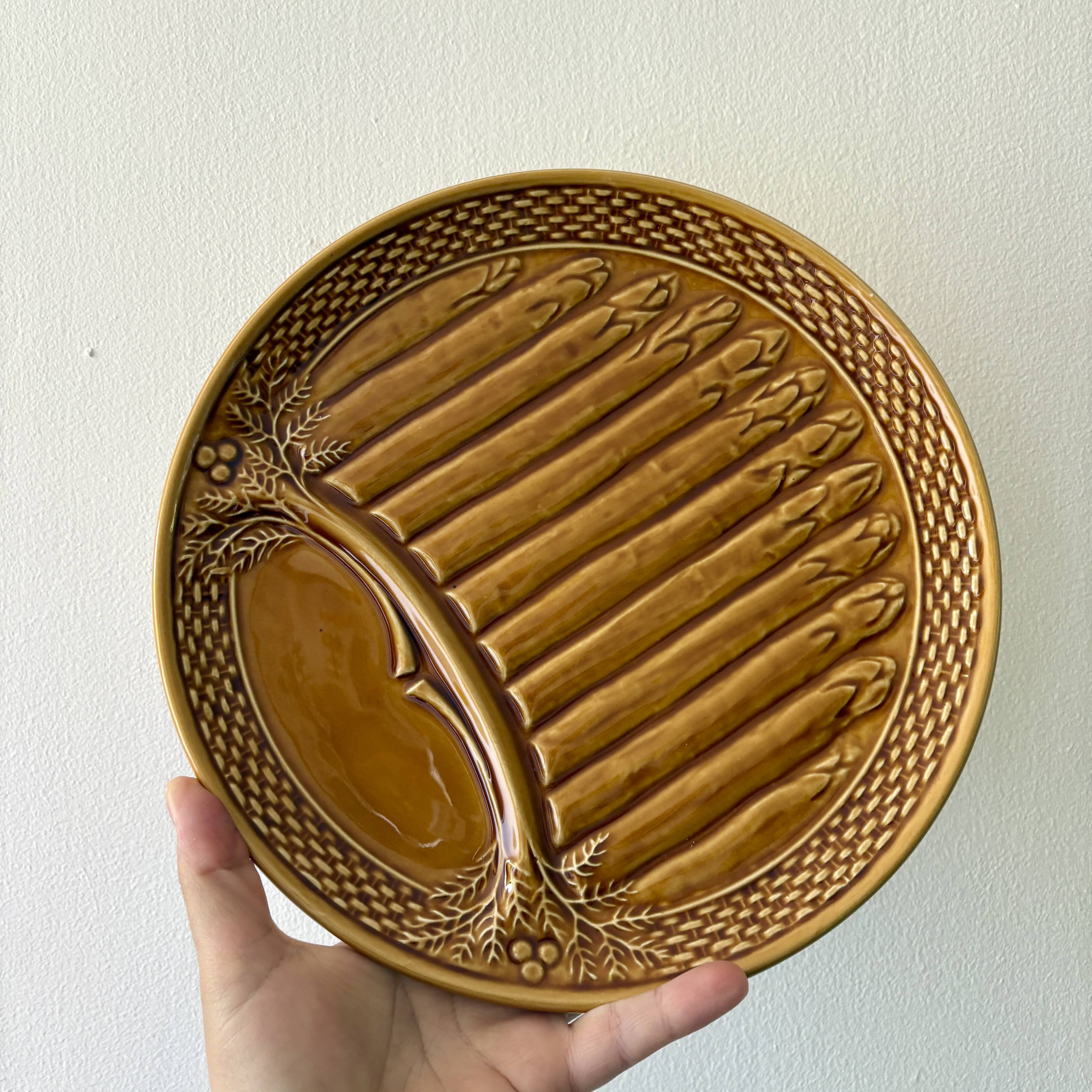 Lot de 7 assiettes à asperges vintage
