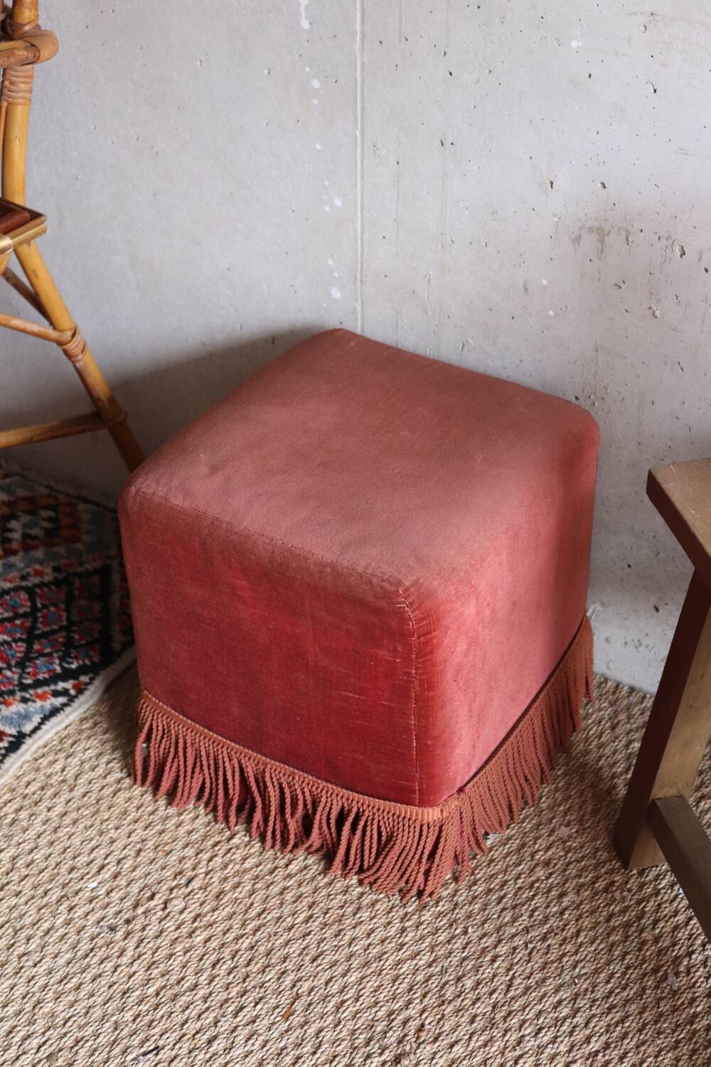 60s pink velvet pouf