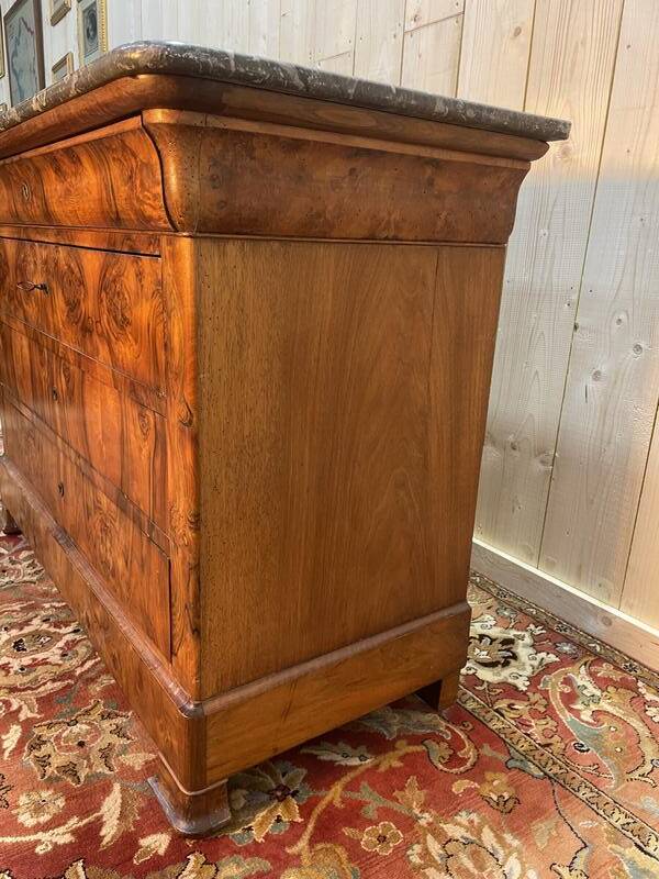Commode époque Louis Philippe loupe de noyer  marbre gris veiné