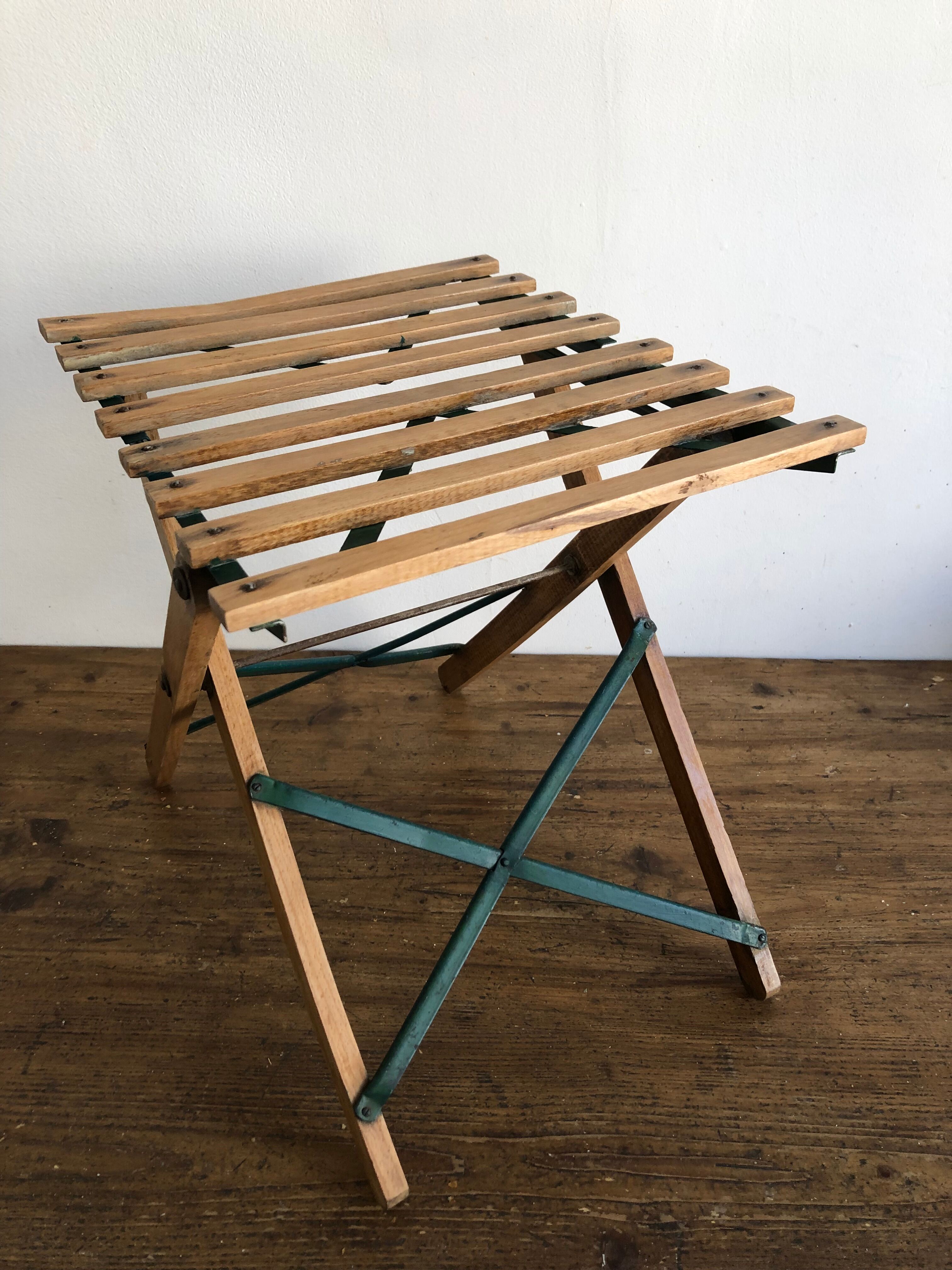 Painter's or fisherman's folding stool