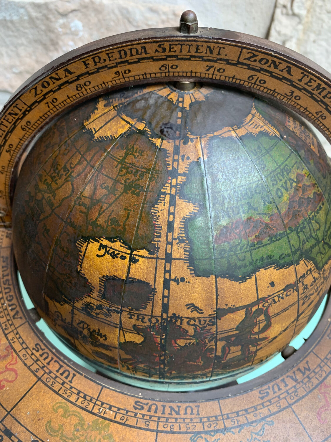 Advertising ice bucket world map