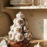 Vintage trompe-l’œil garlic pyramid in glazed ceramic from Manises, Spain.