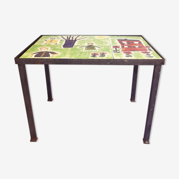 Children's coffee table, 70s with naïve drawing on ceramics, iron frame