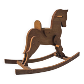 Cheval en bois à bascule